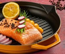 Tigaie grill din fontă